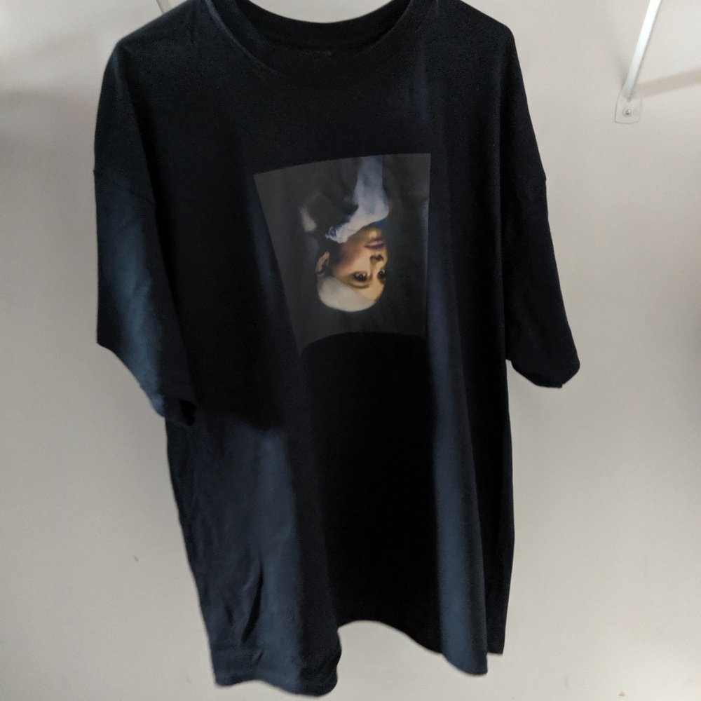 Ariana Grande Sweetener official tour merch tee